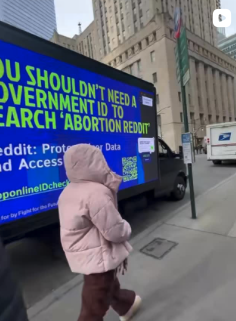 We’re outside in New York and San Francisco telling companies like @reddit + @youtube that they can shove it with online ID checks! Beyond the concerns with having to share personal data with companies that have shown they are unable to secure it, age verification laws are inherently meant to block off parts of the internet to younger users, many of them being queer youth who rely on the internet for support. Keep the pressure on these platforms to take strong, human-rights-preserving stances!