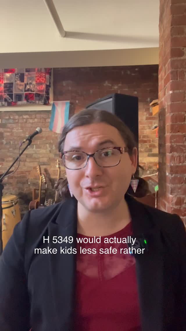 Massachusetts, we have a problem. The MA house just advanced one of the most draconian and restrictive bans on social media we have seen anywhere in the US. It would force everyone to upload an ID to post online, subject kids to increased surveillance, and put LGBTQ youth in danger. #H5349 isn’t about protecting kids, it’s about silencing them. Contact your MA senators today! Tell them to reject age verification and censorship. Punish Big Tech, not teenagers and parents.